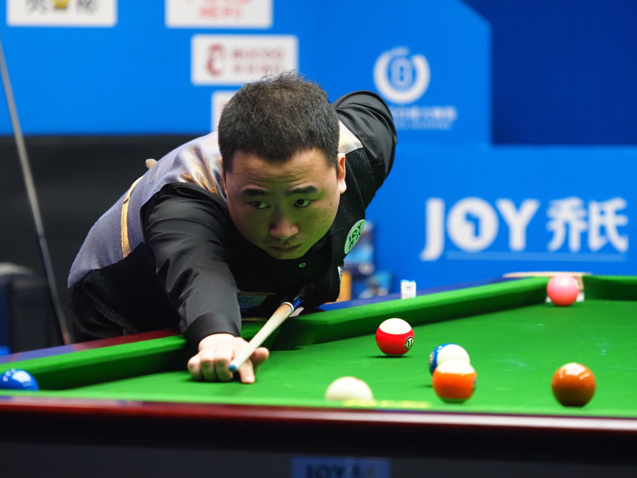 出众的年轻 出众的年轻