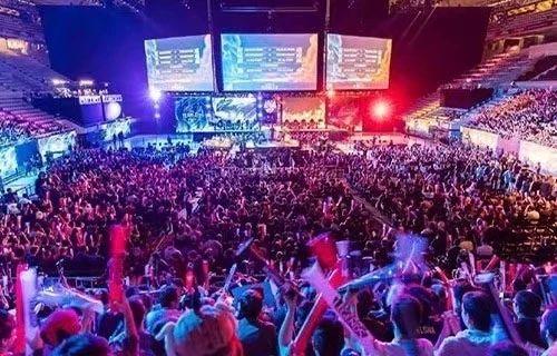 这种沉稳的 这种沉稳的